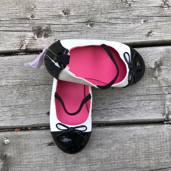 NWT Gymboree girls black & white dress shoes 10 - Picture 2 of 4